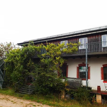 Loftwohnung-hell-geraeumig-antik-zentrale-lage-in-suederbrarup דירה